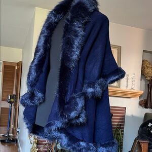 Chic Navy Blue Faux Fur Trim Poncho